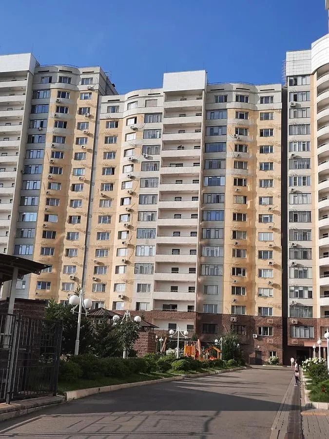 Просторная Квартира В Жк Науаи Около Трц Мега Almaty Apartment