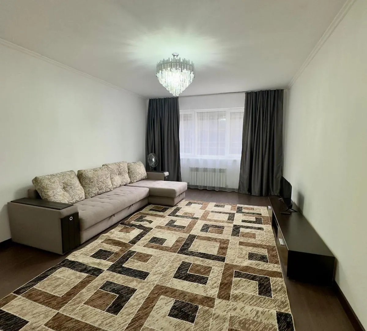 Просторная Квартира В Жк Науаи Около Трц Мега Almaty Apartment