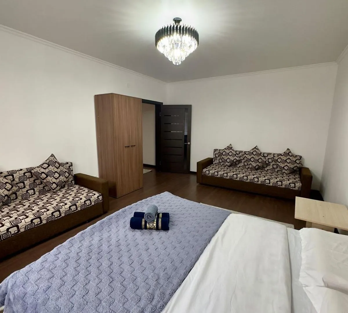 Apartment Просторная Квартира В Жк Науаи Около Трц Мега Almaty